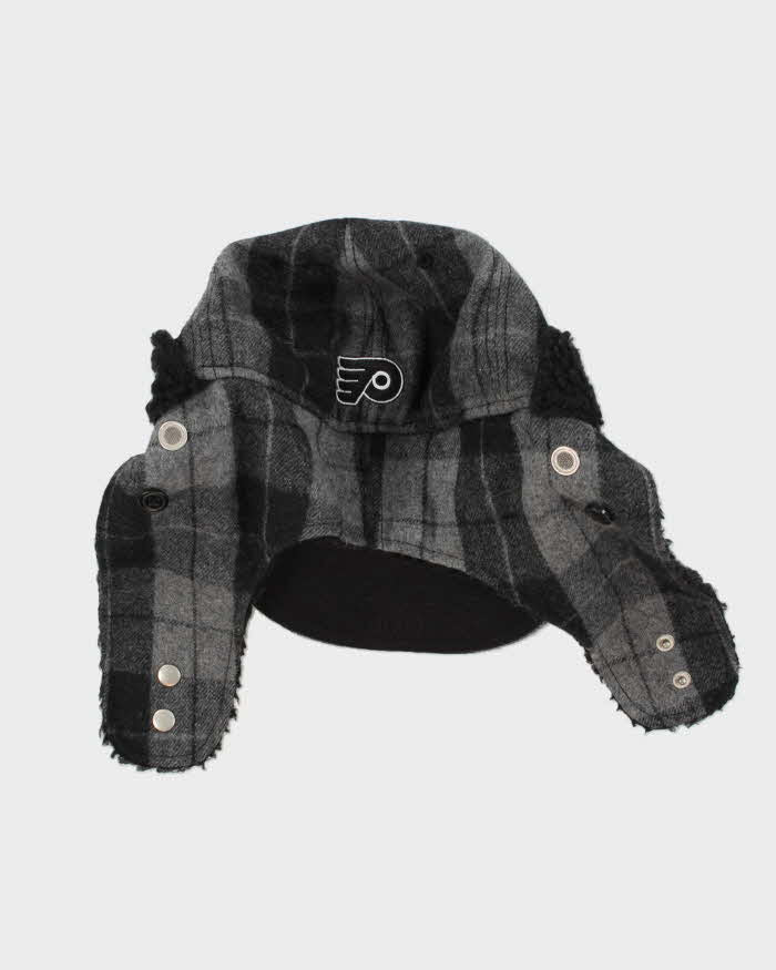 Vintage Y2K 00s New Era Philadelphia Flyers NHL Plaid Trapper Hat - M