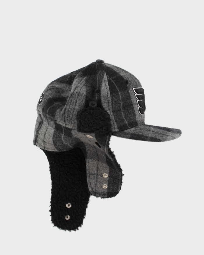 Vintage Y2K 00s New Era Philadelphia Flyers NHL Plaid Trapper Hat - M