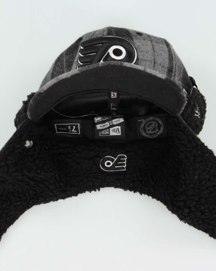 Vintage Y2K 00s New Era Philadelphia Flyers NHL Plaid Trapper Hat - M
