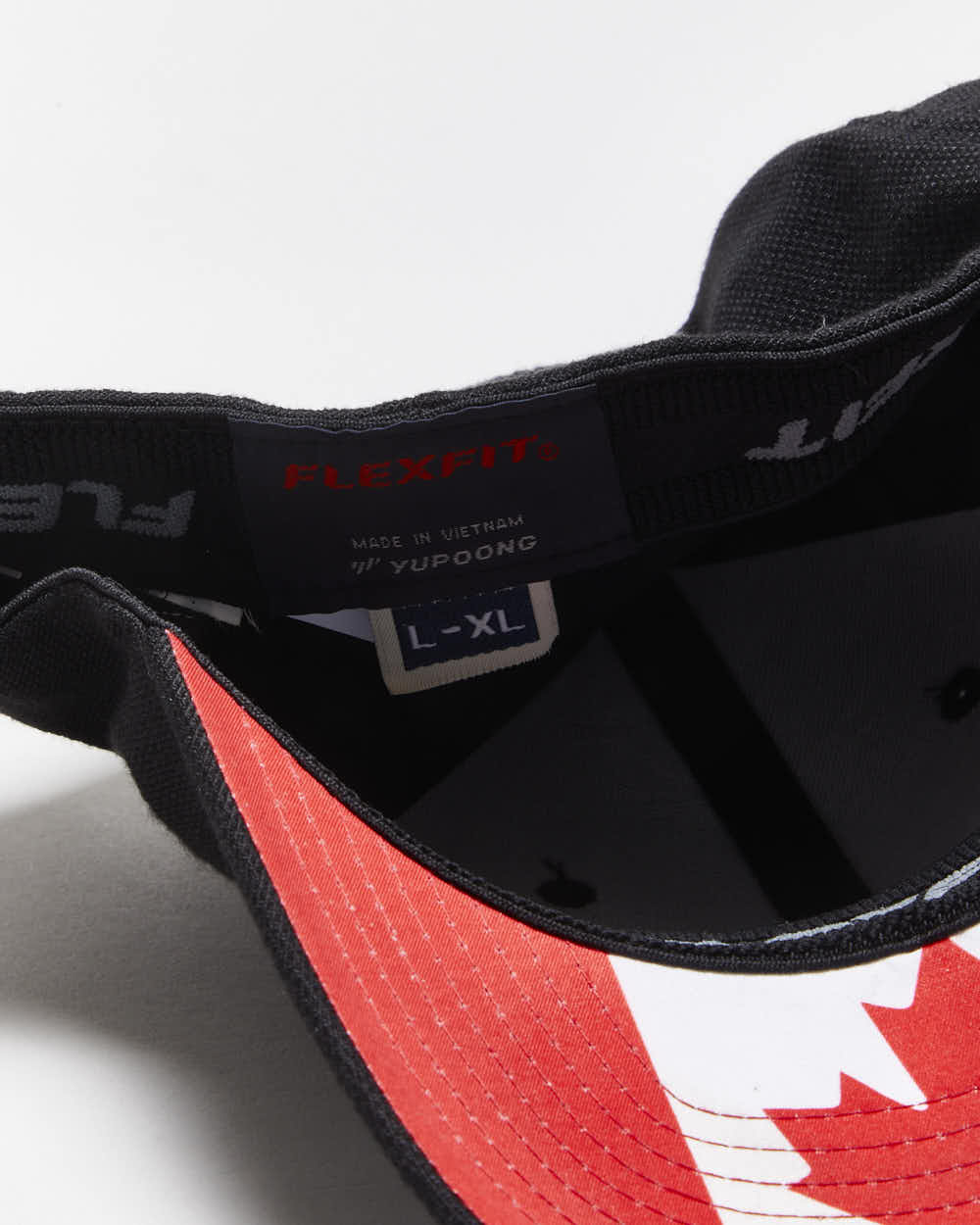 Vintage Oakley Canada FlexFit Baseball Cap - L/XL