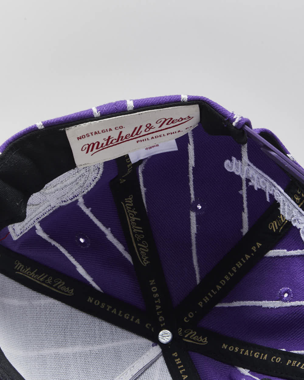 Mitchell &amp; Ness Toronto Raptors Coors Light NBA Striped Snapback - OS