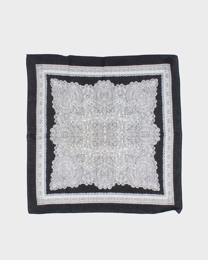 Black &amp; White Paisley Pattern Bandana