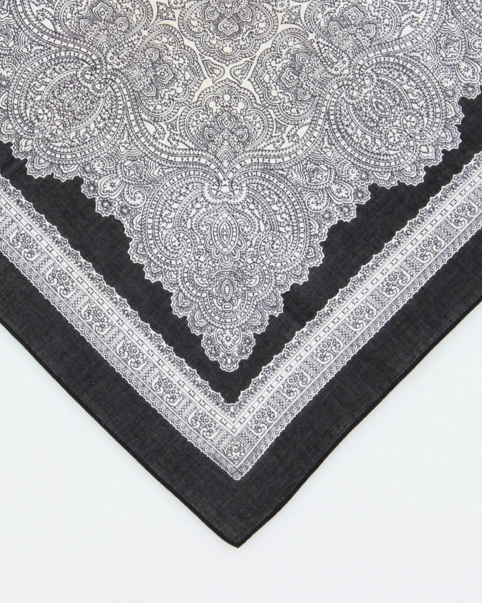 Black &amp; White Paisley Pattern Bandana