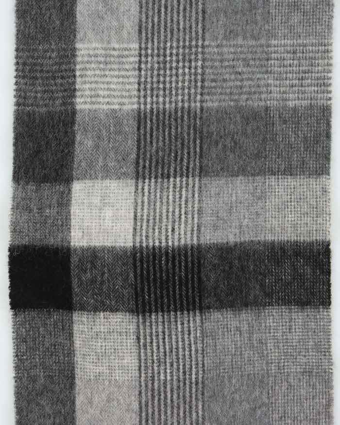 DSWT Barbour Thursby Check Fringed Lambswool Scarf
