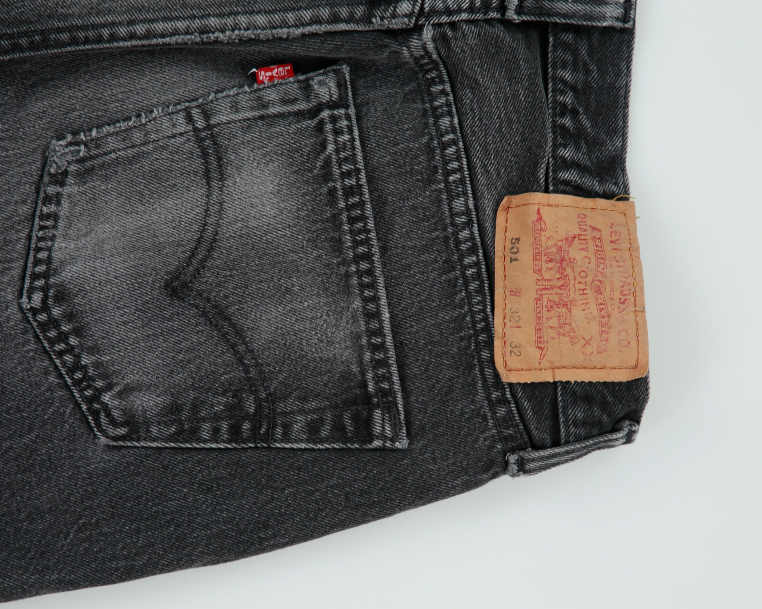 Vintage 1996 Levi's 501 Red Batwing Made In Canada Jeans - W29 L30