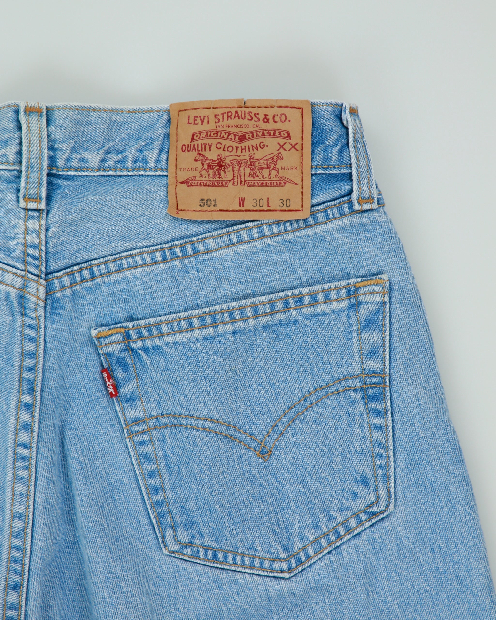 Vintage 1999 Levi's 501 Red Batwing Made In Canada Jeans - W28 L29