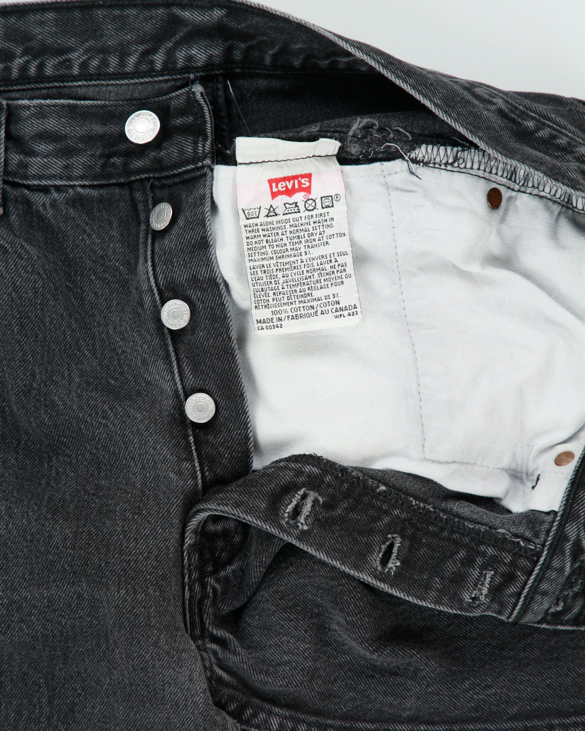 Vintage 1996 Levi's 501 Red Batwing Made In Canada Jeans - W32 L30