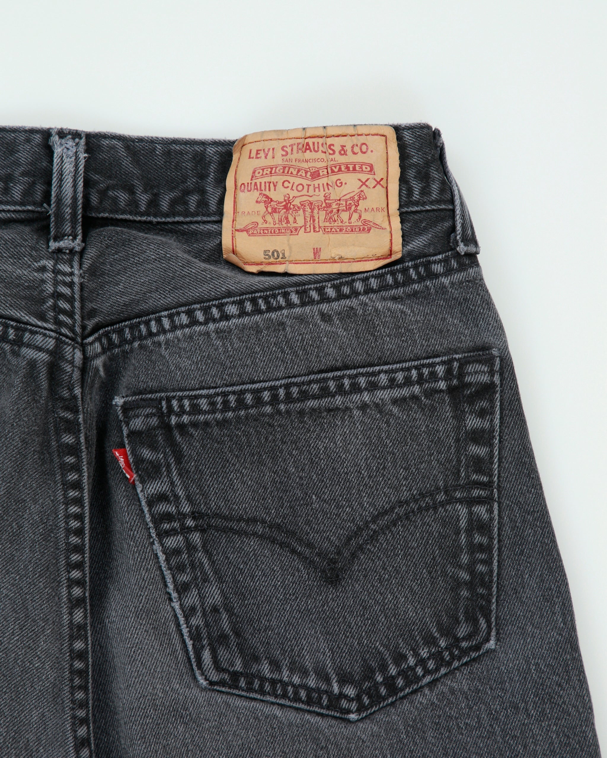 Vintage 1998 Levi's 501 Red Batwing Made In Canada Jeans - W28 L29