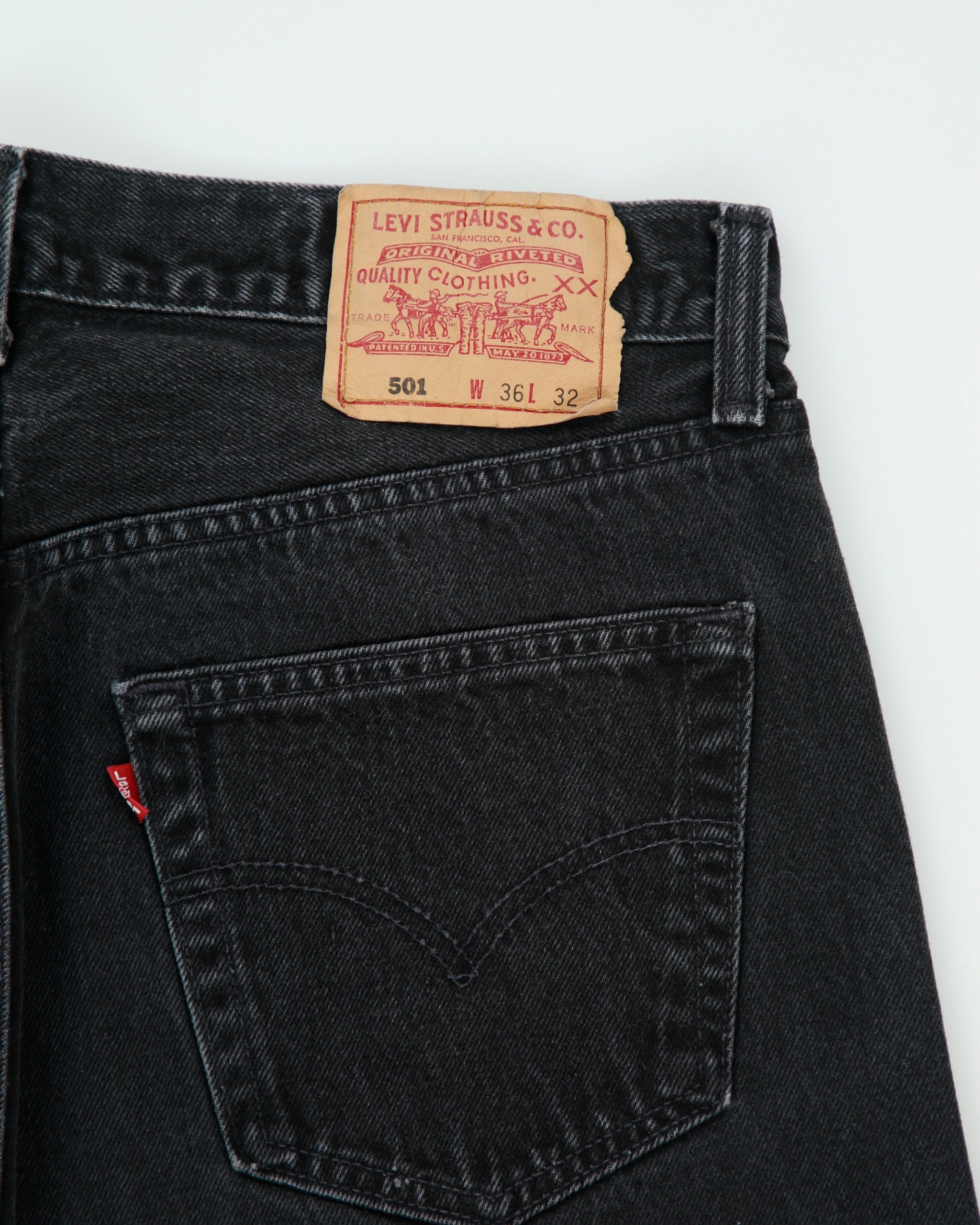 Vintage 1998 Levi's 501 Red Batwing Made In Canada Jeans - W33 L29