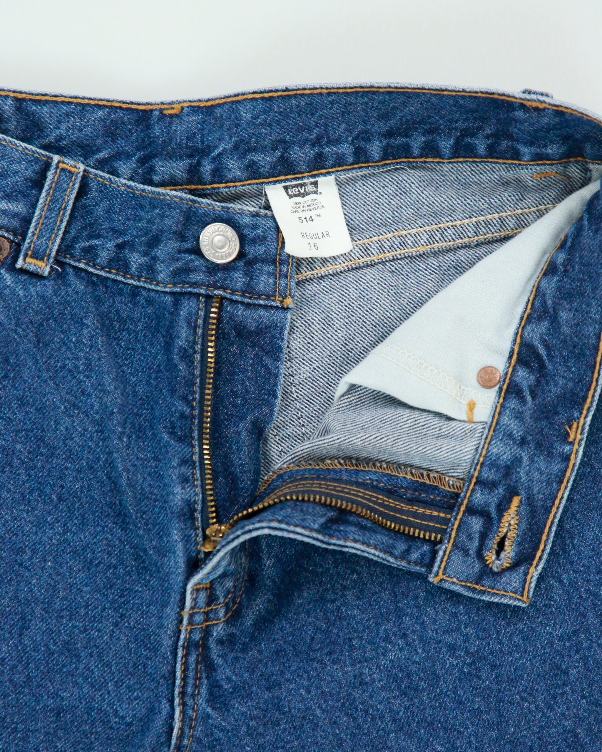 Vintage 2002 Levi's 514 Batwing TagBootcut Jeans - W28 L28