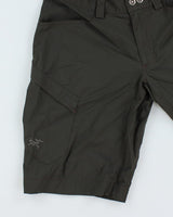 Vintage Arc'teryx Cargo Hiking Shorts - W32 L12