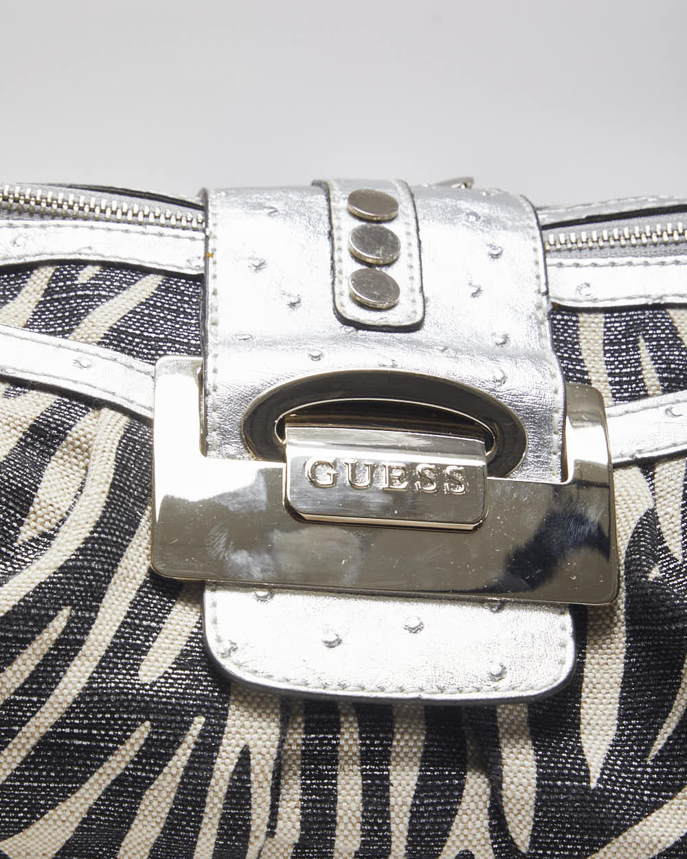 Vintage Y2k 00s Guess Handbag – Rokit