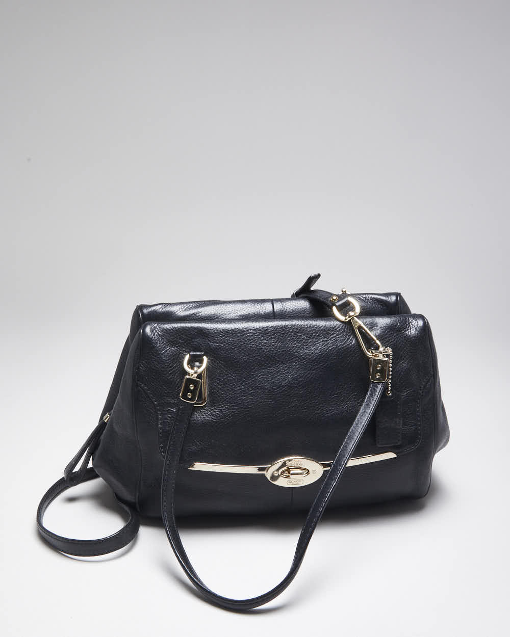 Vintage Y2k 00s Coach Black Leather Cross-body Bag
