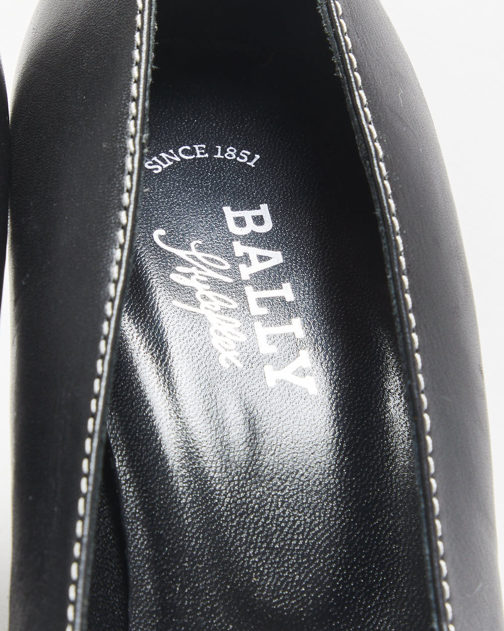 DS Bally Contrast Stitch Leather Kitten Heels - UK4.5