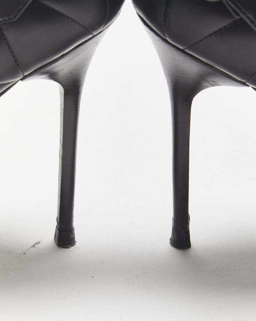 Burberry Amalia Quilted Leather Pointed Toe Buckle Detail Heels - UK5