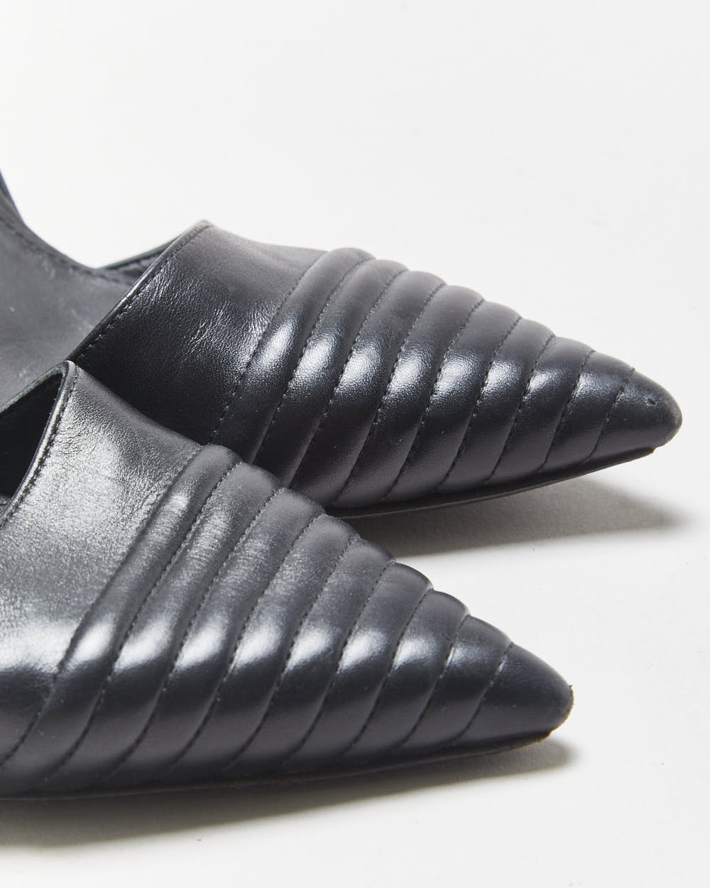 Burberry Amalia Quilted Leather Pointed Toe Buckle Detail Heels - UK5