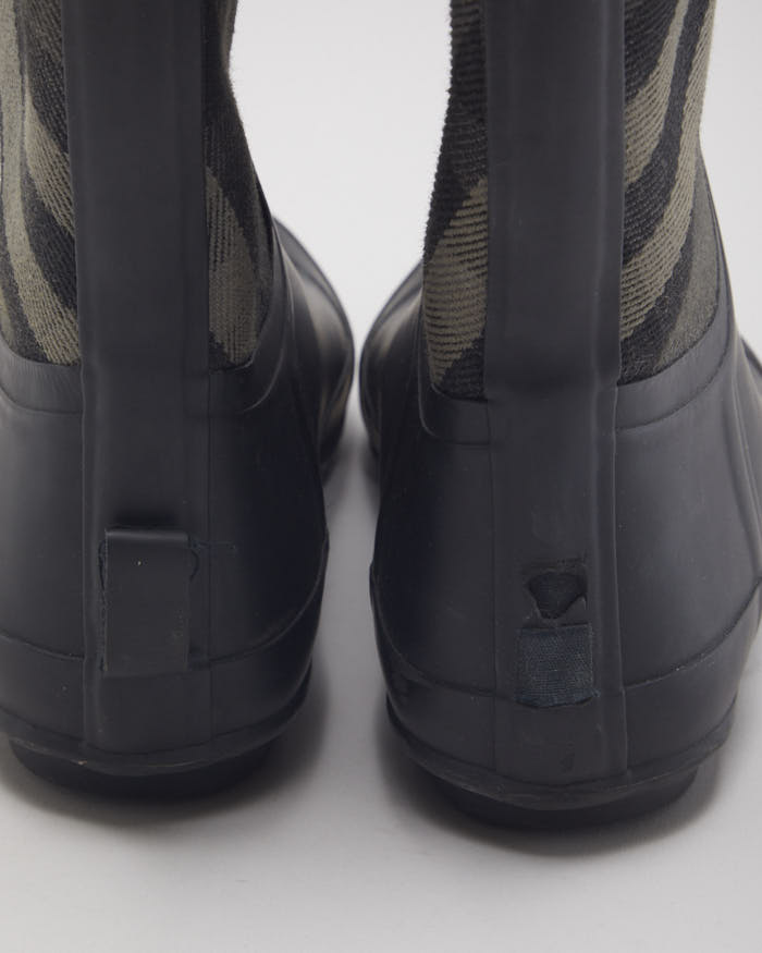 Burberry Grey Rain Boots - UK9