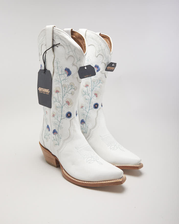 Deadstock Shayenne White Embroidered Cowboy Boots - UK6