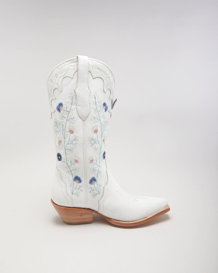 Deadstock Shayenne White Embroidered Cowboy Boots - UK6