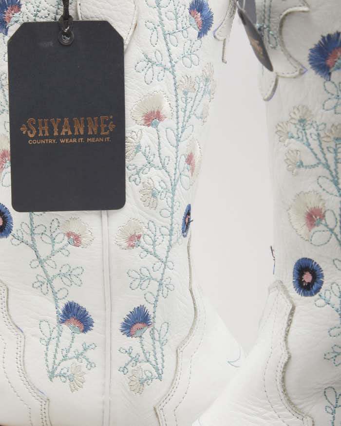 Deadstock Shayenne White Embroidered Cowboy Boots - UK6