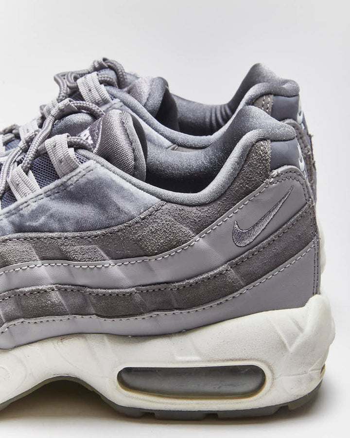 Vintage Nike Air Max 95 Velvet Trainers - UK6