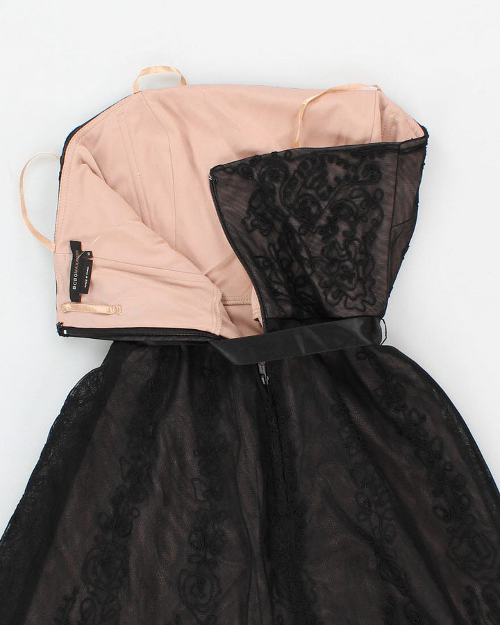 00s BCBG MaxAzria Mesh Embroidered Ribbon Belted Midi Dress - XS Rokit 00s BCBG MaxAzria Mesh Embroidered Ribbon Belted Midi Dress - XS Rokit
