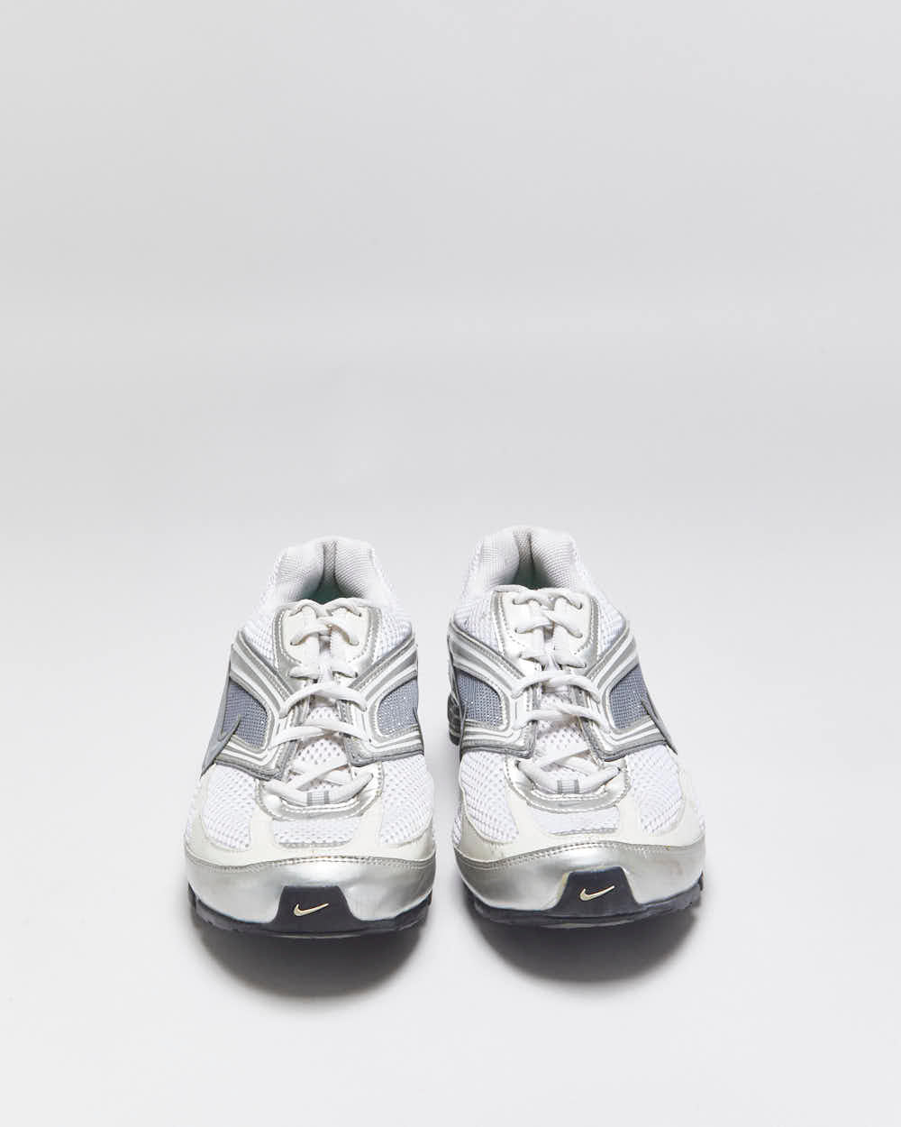 Vintage 2009 Nike Women's Shox Reveal 3 White/Sparkle Silver Trainers - UK7.5