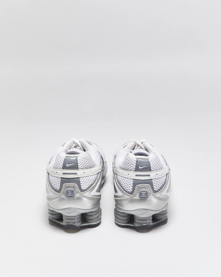 Vintage 2009 Nike Women's Shox Reveal 3 White/Sparkle Silver Trainers - UK7.5