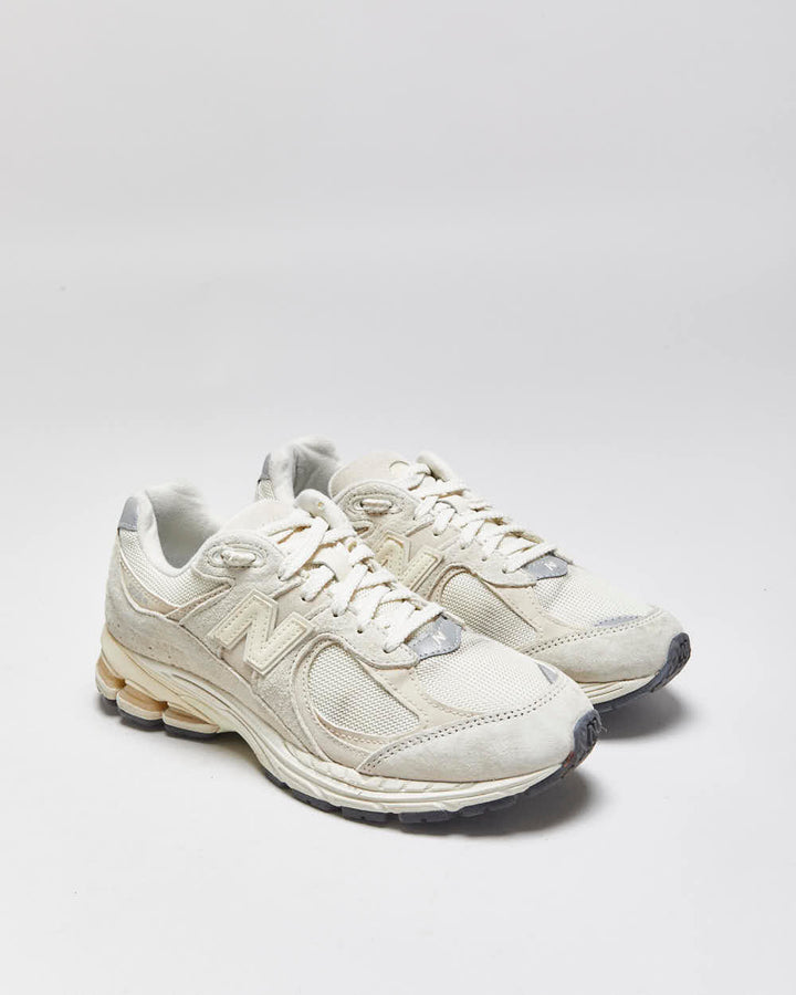 2023 New Balance M2002R Women's 'Calm Taupe/Angora Silver Metallic Trainers - UK6