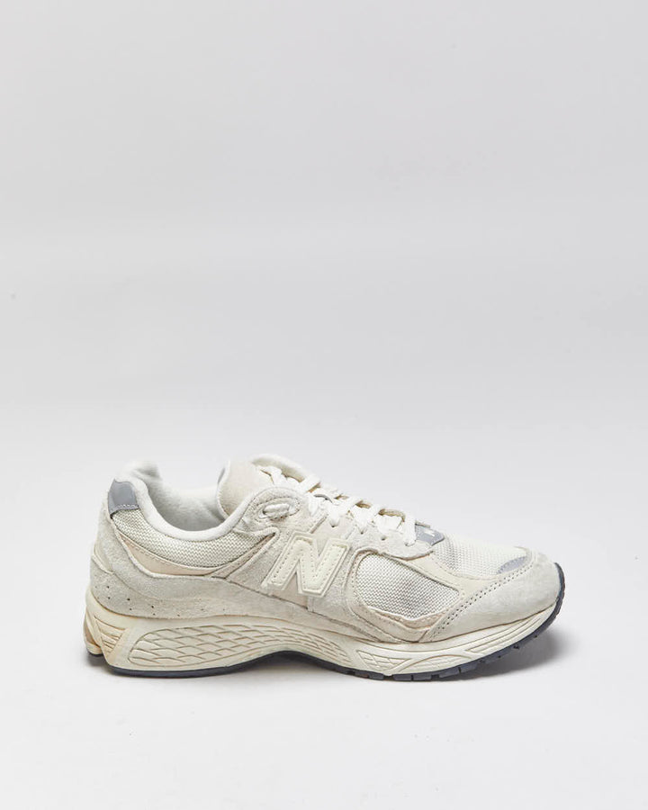 2023 New Balance M2002R Women's 'Calm Taupe/Angora Silver Metallic Trainers - UK6