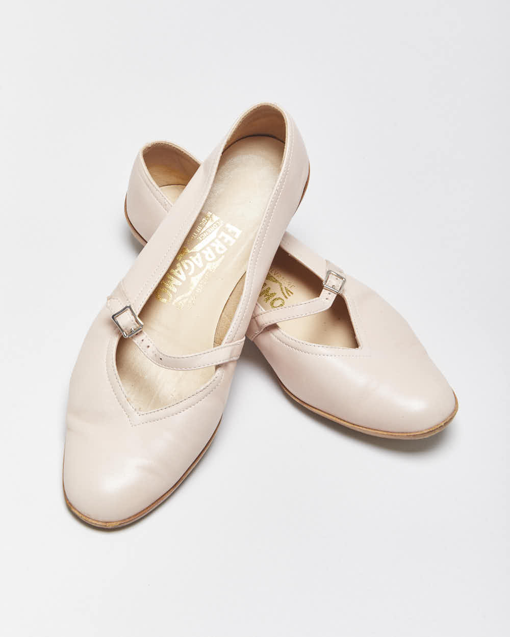 Vintage Y2K 00s Salvatore Ferragamo Women's Baby Pink Calfskin Leather 'Audrey' Low Heel Ballet Flats - UK5