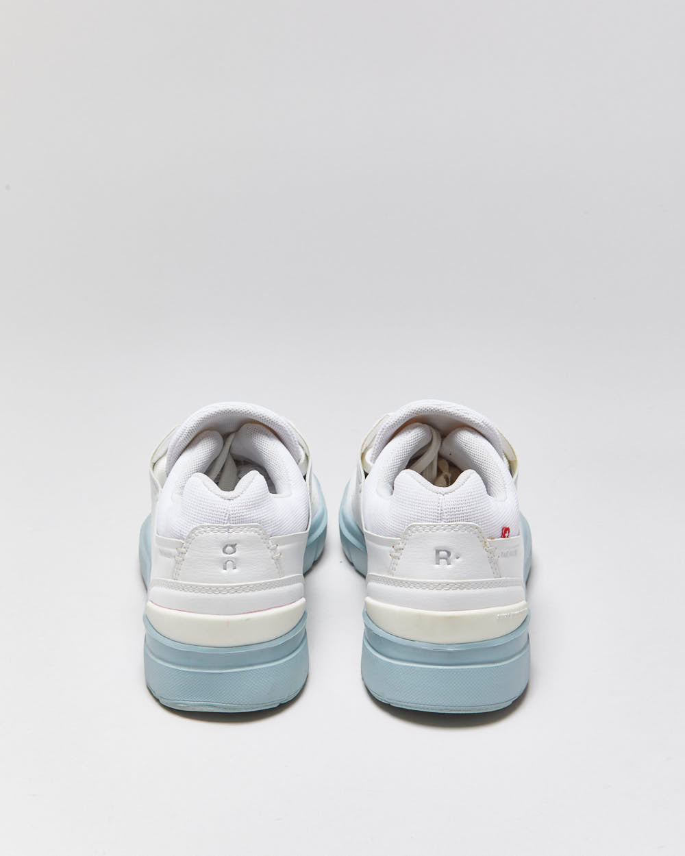 2024 ON Running Women's The Roger Low Top Tennis Trainers - UK5.5