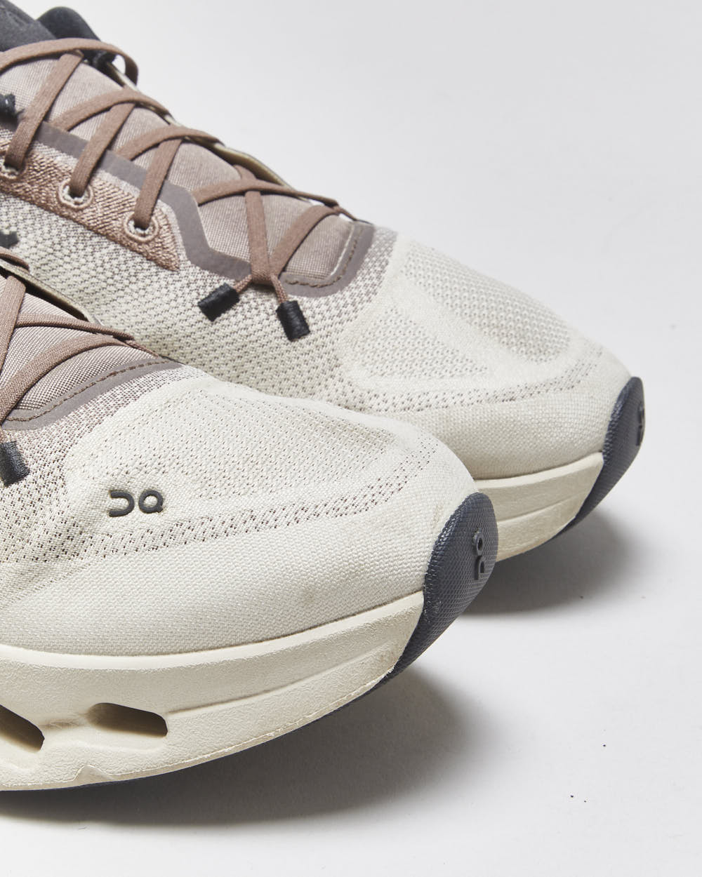 2024 ON Women's Cloudtilt Ivory/Clove/Sand Running Trainers - UK8