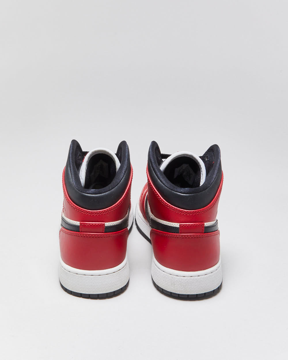 DS 2019 Nike Air Jordan 1 Mid GS Chicago Black Toe Trainers - UK6