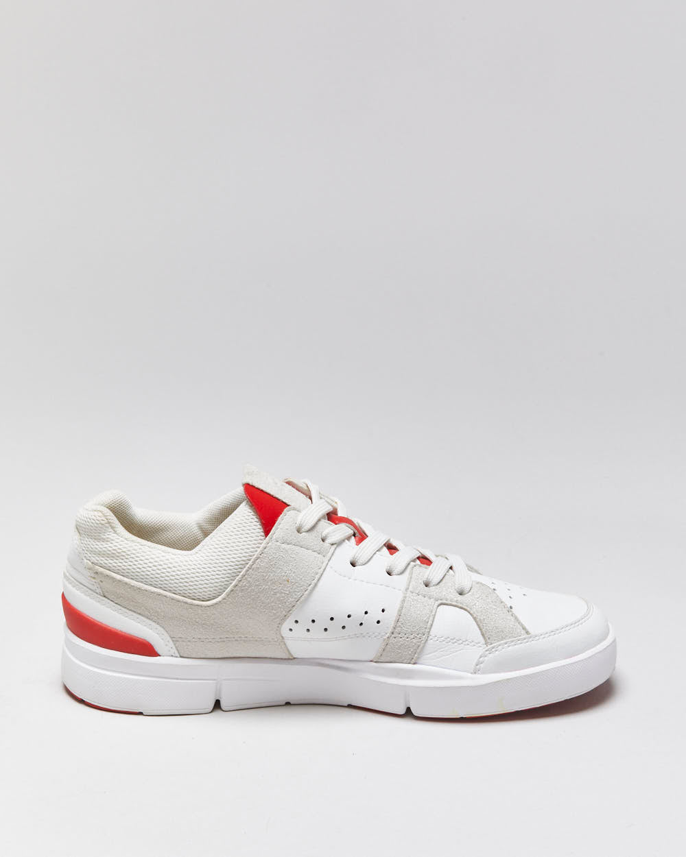 2024 ON Running Women's The Roger Low Top Tennis Trainers - UK5.5