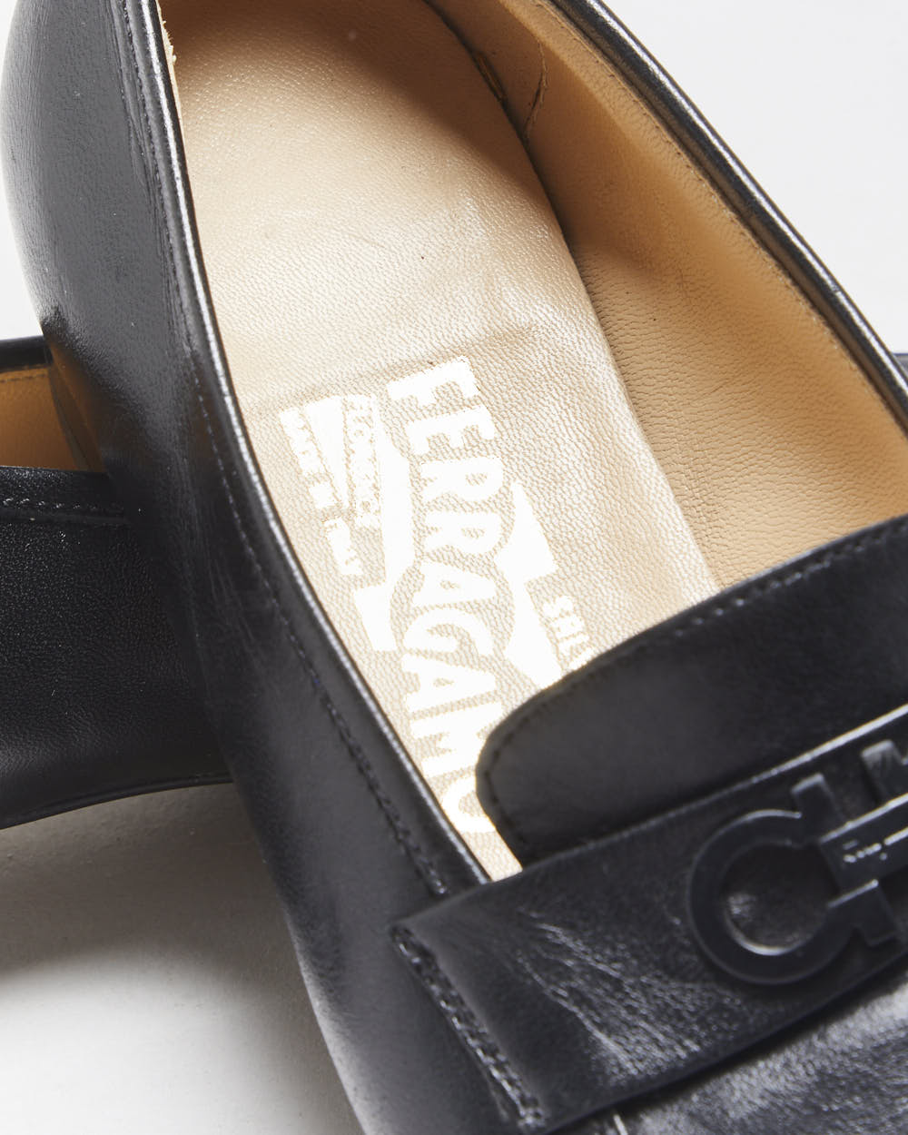 Salvatore Ferragamo Women's Black Leather Gancini Horesbit Heeled Loafers - UK3