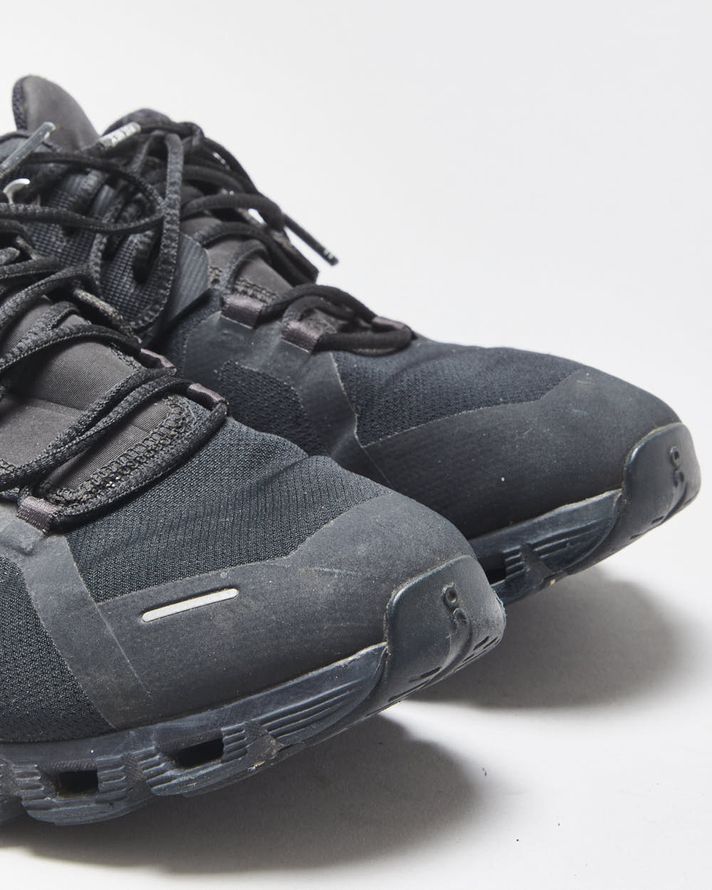 ON Cloud 5 All Black Women's Low-Top Waterproof Running Trainers - UK9