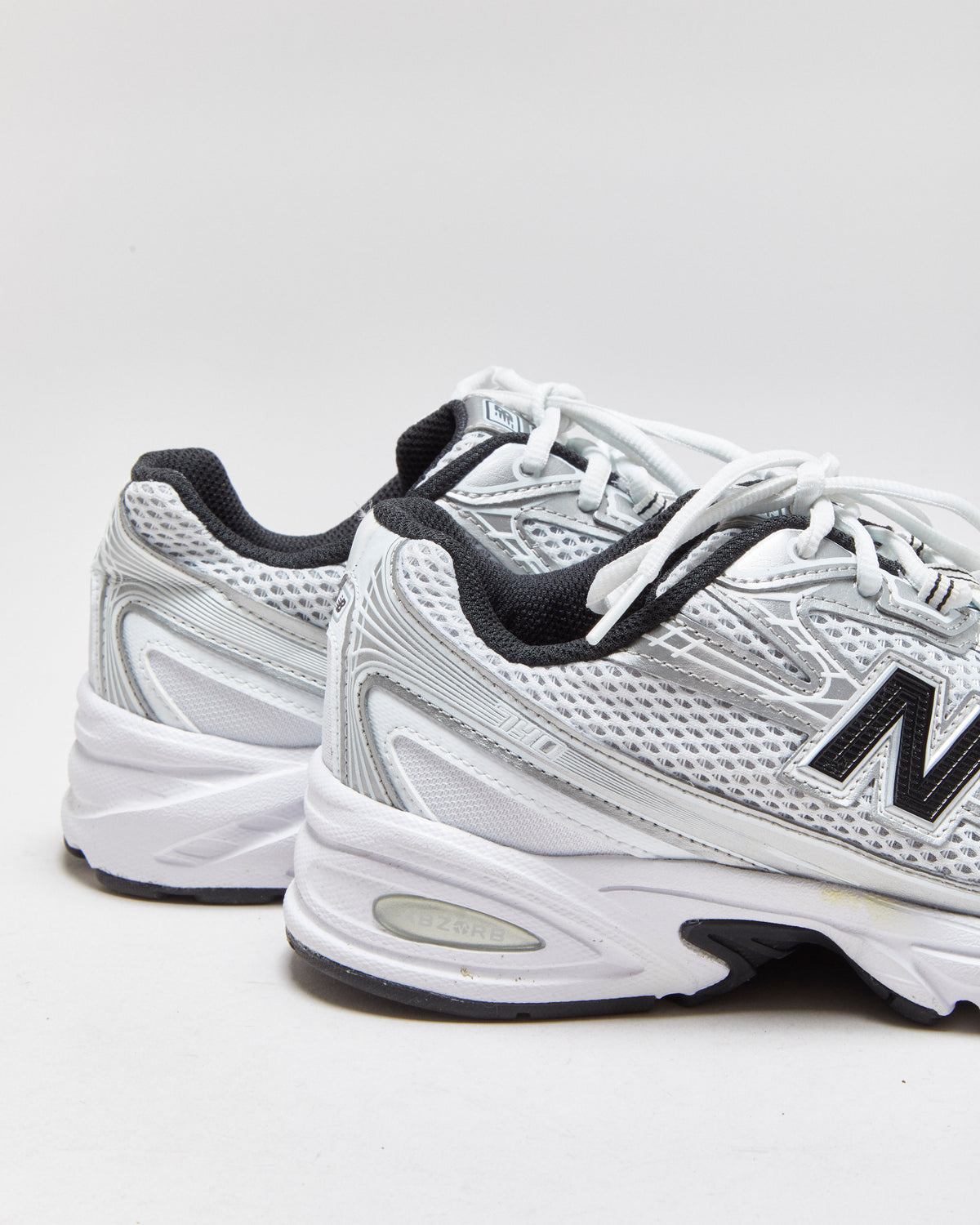 New Balance 740 White/Silver Trainers - UK7