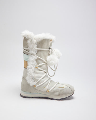Vintage Nike Y2K Faux Fur Pom Pom Boots - UK 4.5