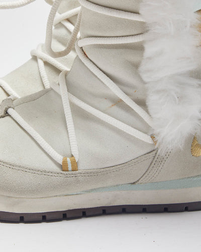 Vintage Nike Y2K Faux Fur Pom Pom Boots - UK 4.5