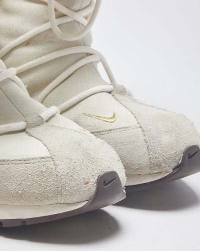 Vintage Nike Y2K Faux Fur Pom Pom Boots - UK 4.5