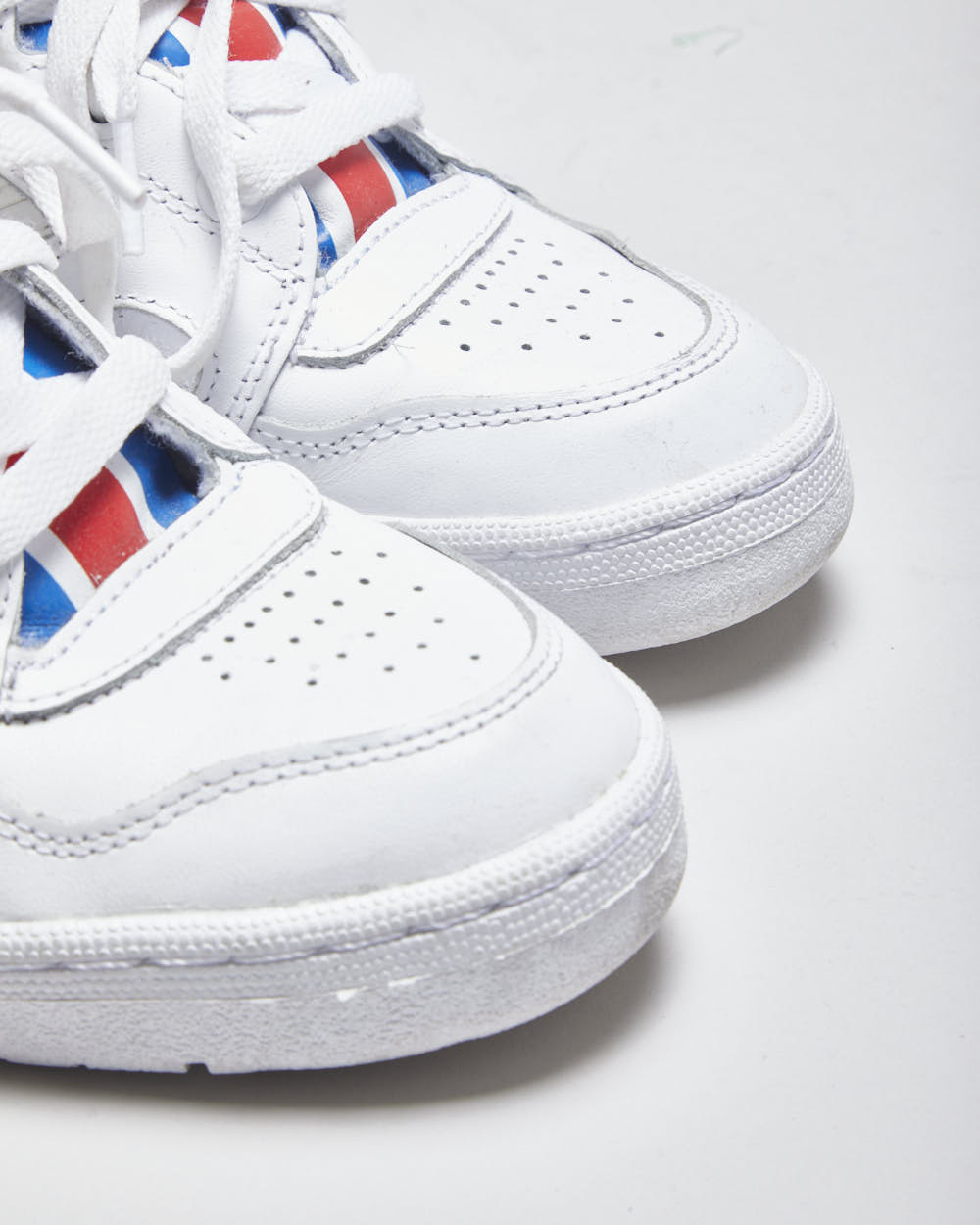 Adidas x Jeremey Scott Union Jack Trainers - UK6 – Rokit
