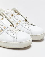 2022 Valentino Rockstud Untitled Women's Calfskin Leather Embellished Low Trainers - UK5