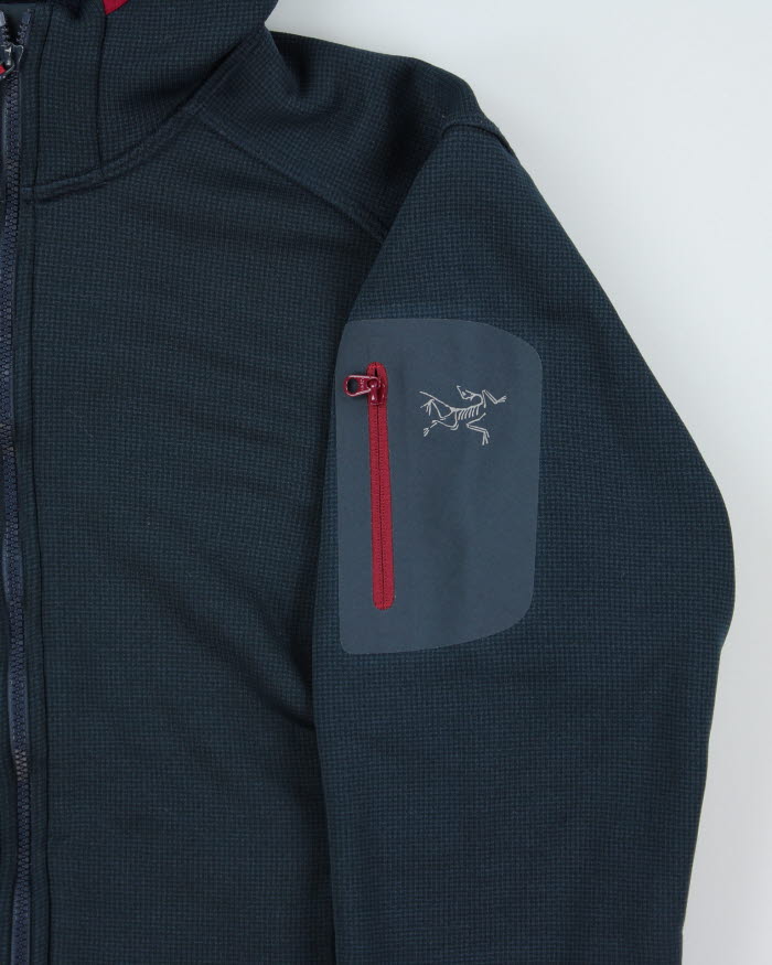 Vintage Women's Arc'teryx Lightweight Zip Up Hoodie - L