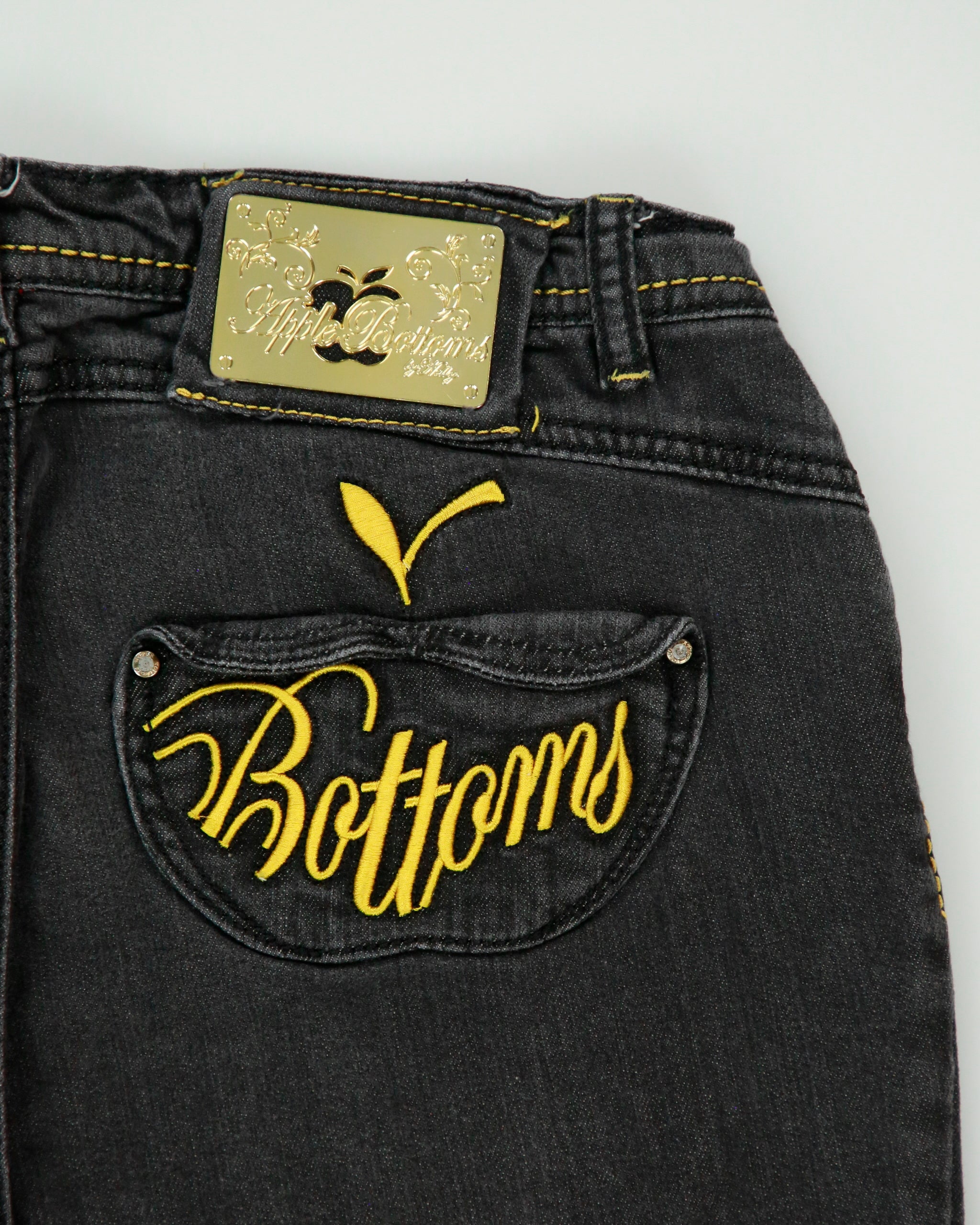 Vintage Y2K 2000s Apple Bottom Embroidered Bootcut Jeans - W32 L32