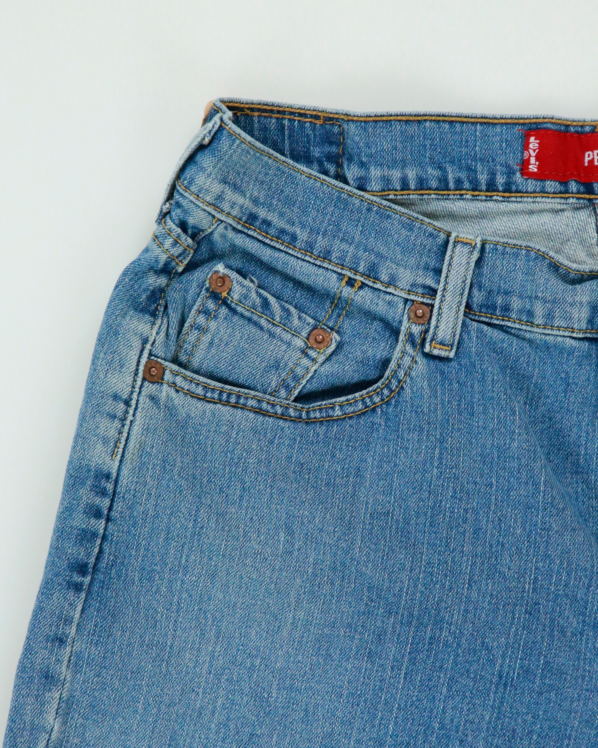 Vintage 2004 Levi's Petite Relaxed Fit Jeans - W30 L27