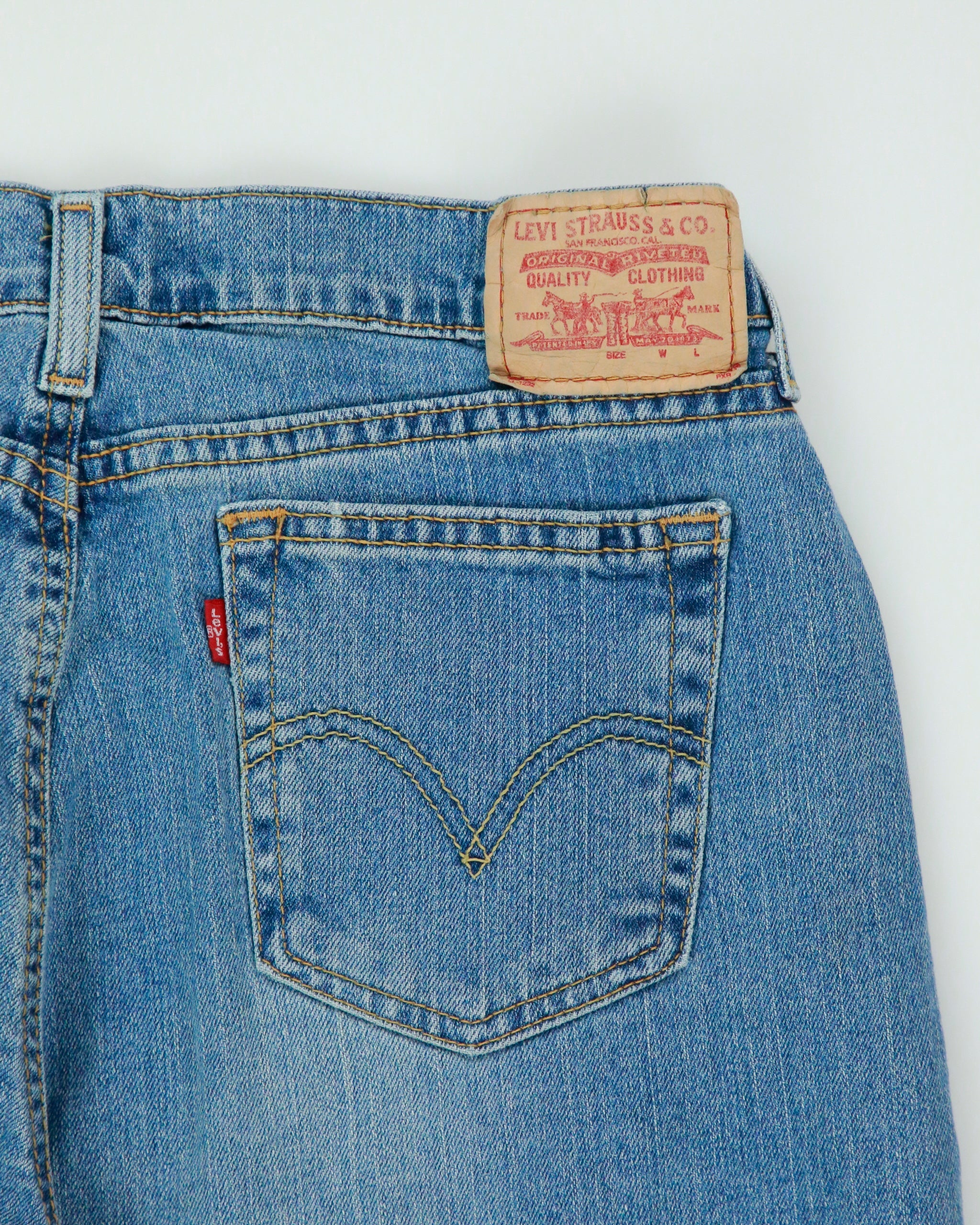 Vintage 2004 Levi's Petite Relaxed Fit Jeans - W30 L27