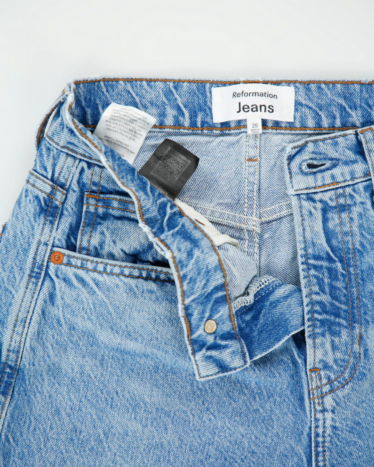 Reformation Women's 'Val 90's Mid Rise Straight Leg' Raw Hem Denim Jeans - W26 L31