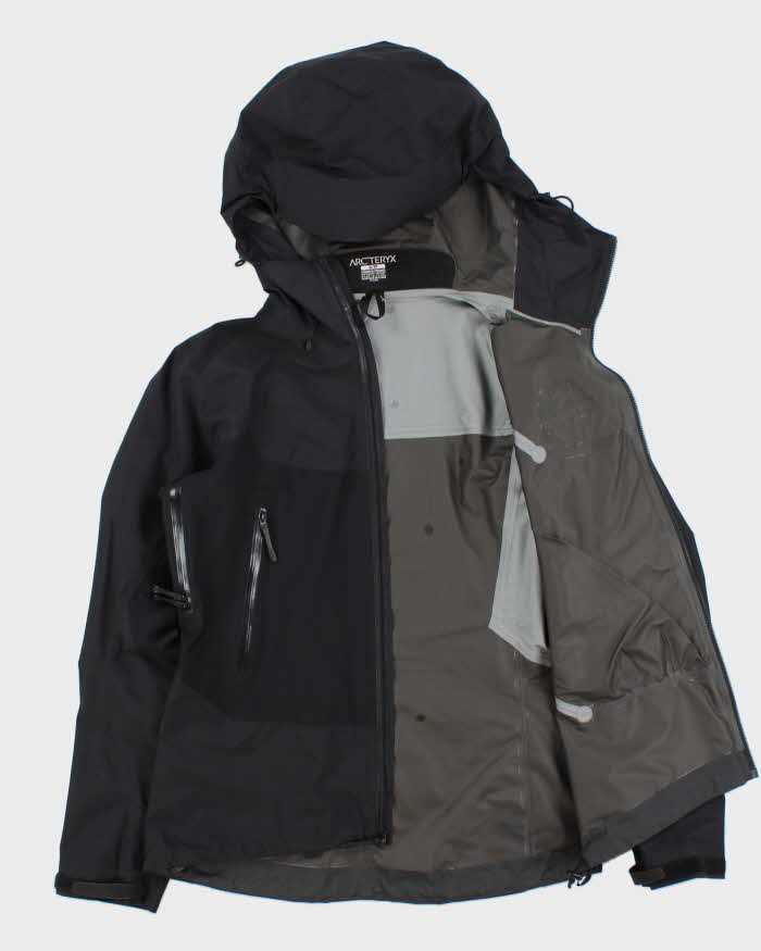 Arc'teryx Beta AR Women's Lightweight Gore-Tex Hard-Shell Mountain Jacket - S