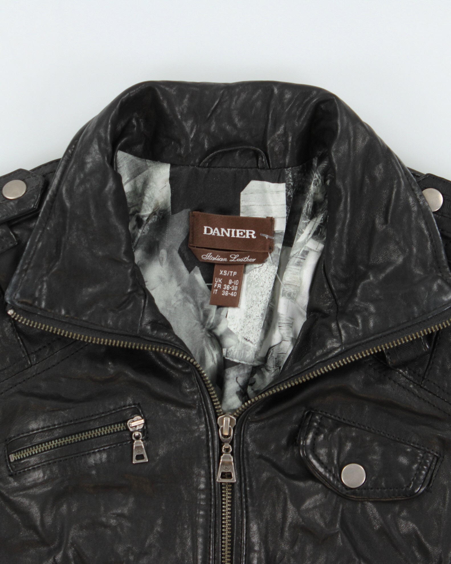 Vintage Y2K 00s Danier Women's Italian Calfskin Leather Cafe Racer Biker Jacket - S